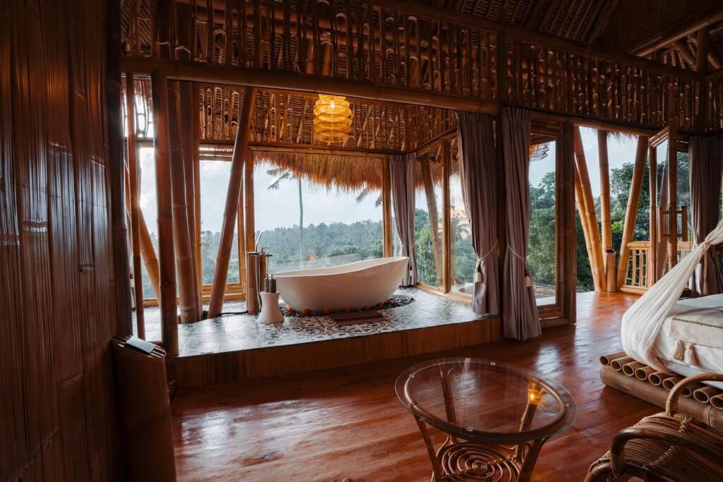Makerti Bali~Bamboo House Villa Selat Buitenkant foto