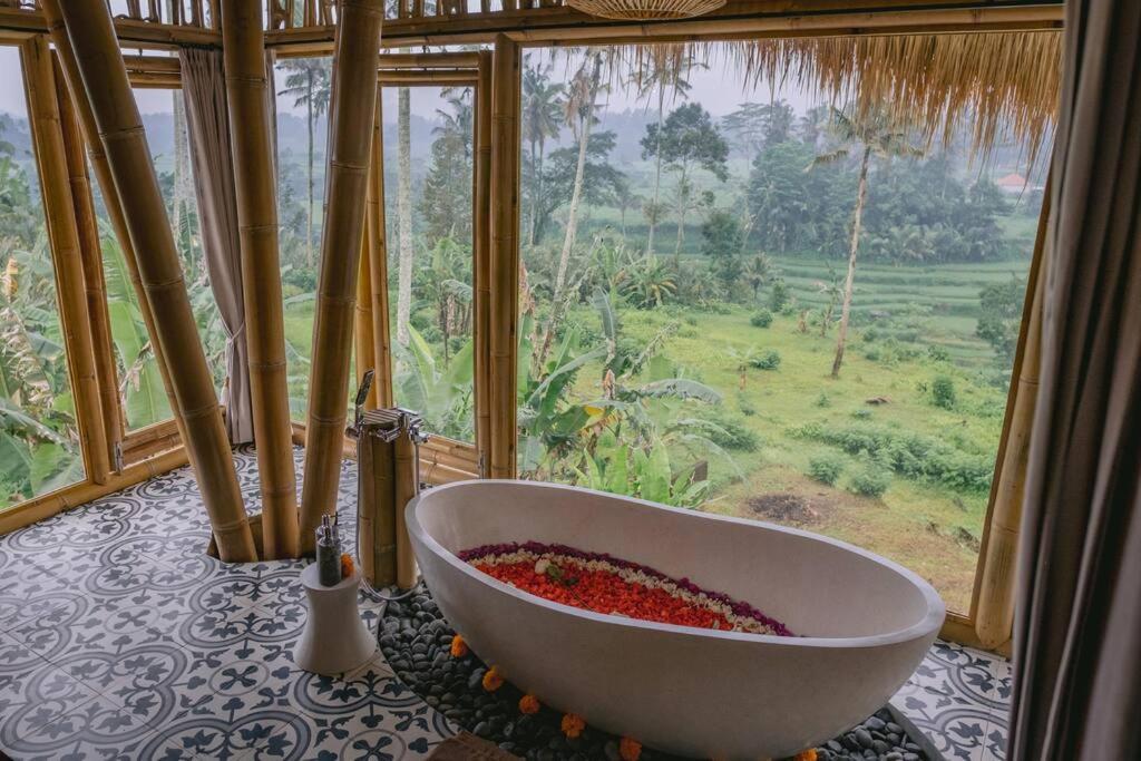 Makerti Bali~Bamboo House Villa Selat Buitenkant foto