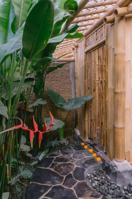 Makerti Bali~Bamboo House Villa Selat Buitenkant foto