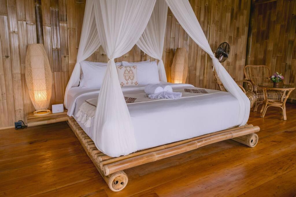 Makerti Bali~Bamboo House Villa Selat Buitenkant foto